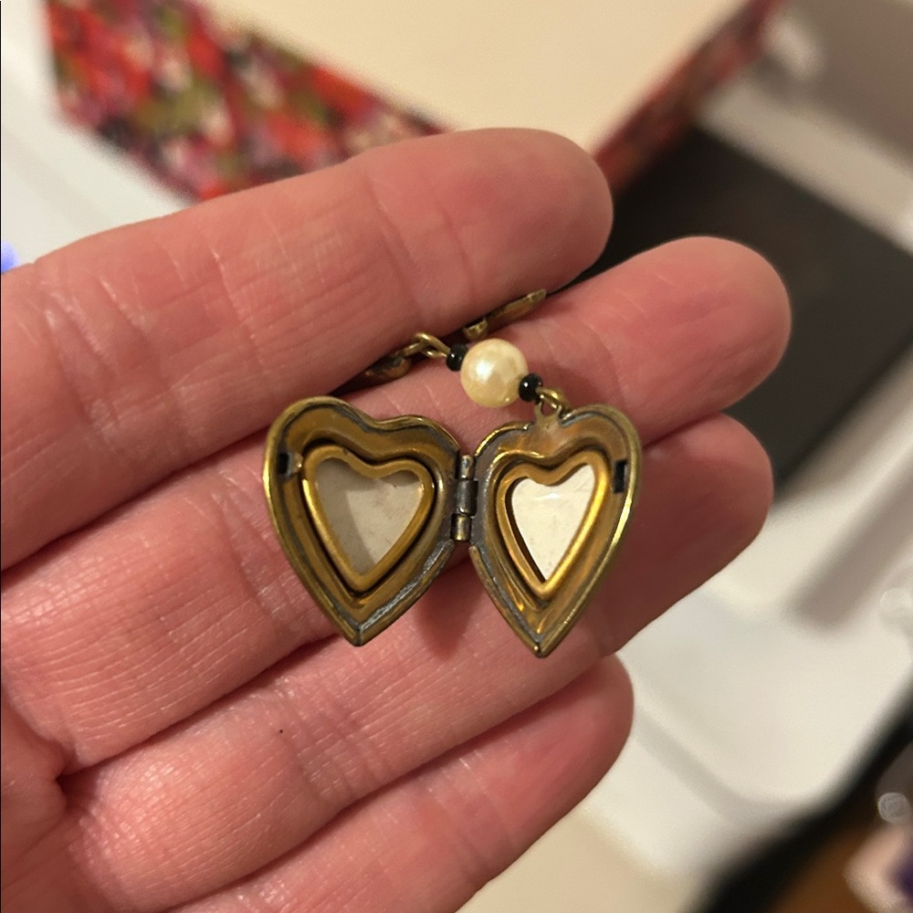 Vintage Brass Pins Brooches Sewing Sweetheart Locket - Picture 6 of 6